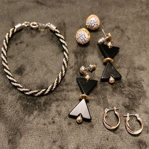 Vintage Black and Gold Jewelry Set